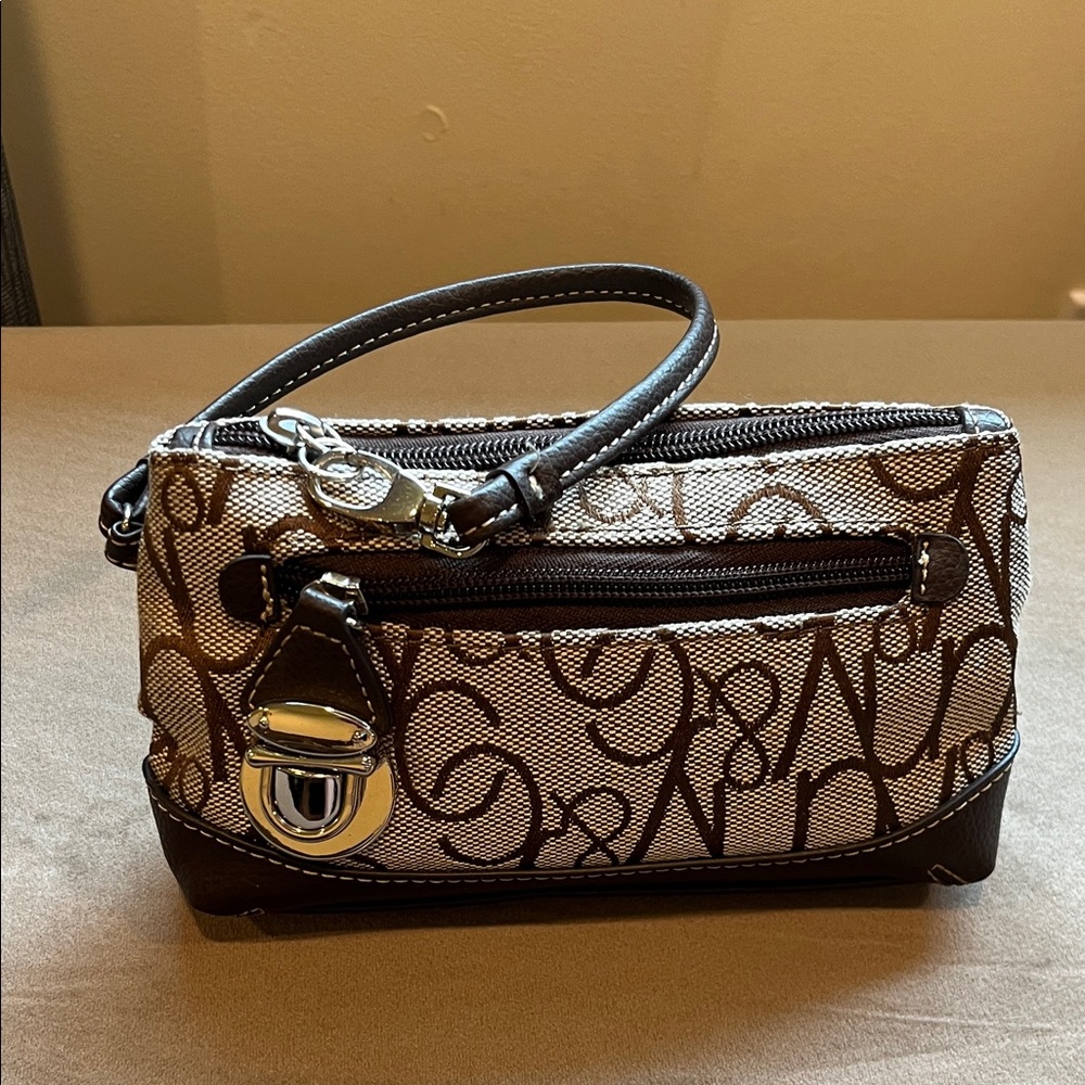New York & Company Brown and Cream Wristlet - Picture 2 of 7